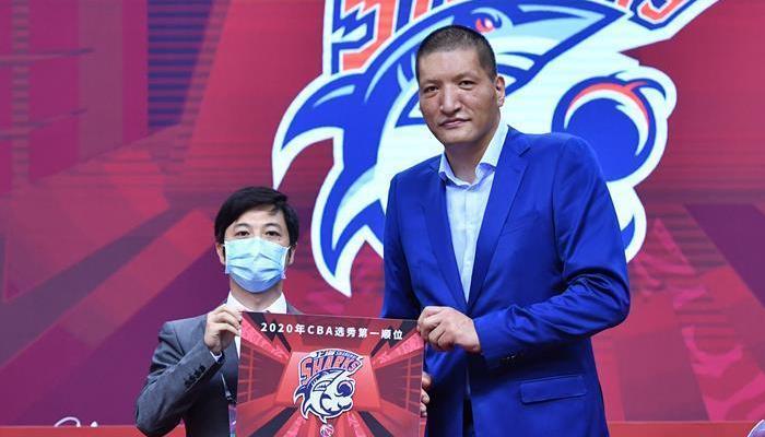  选秀抽签仪式马刺抽中状元签惊喜  