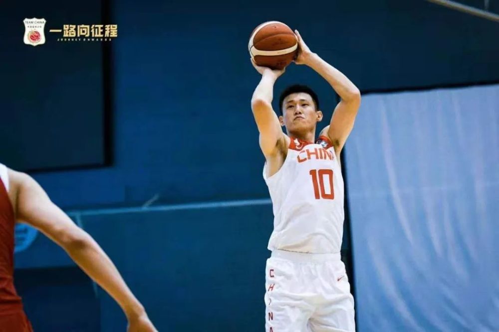 江南体育-勒沃库森核心复出即染红，球队十人应战不敌拜仁  
